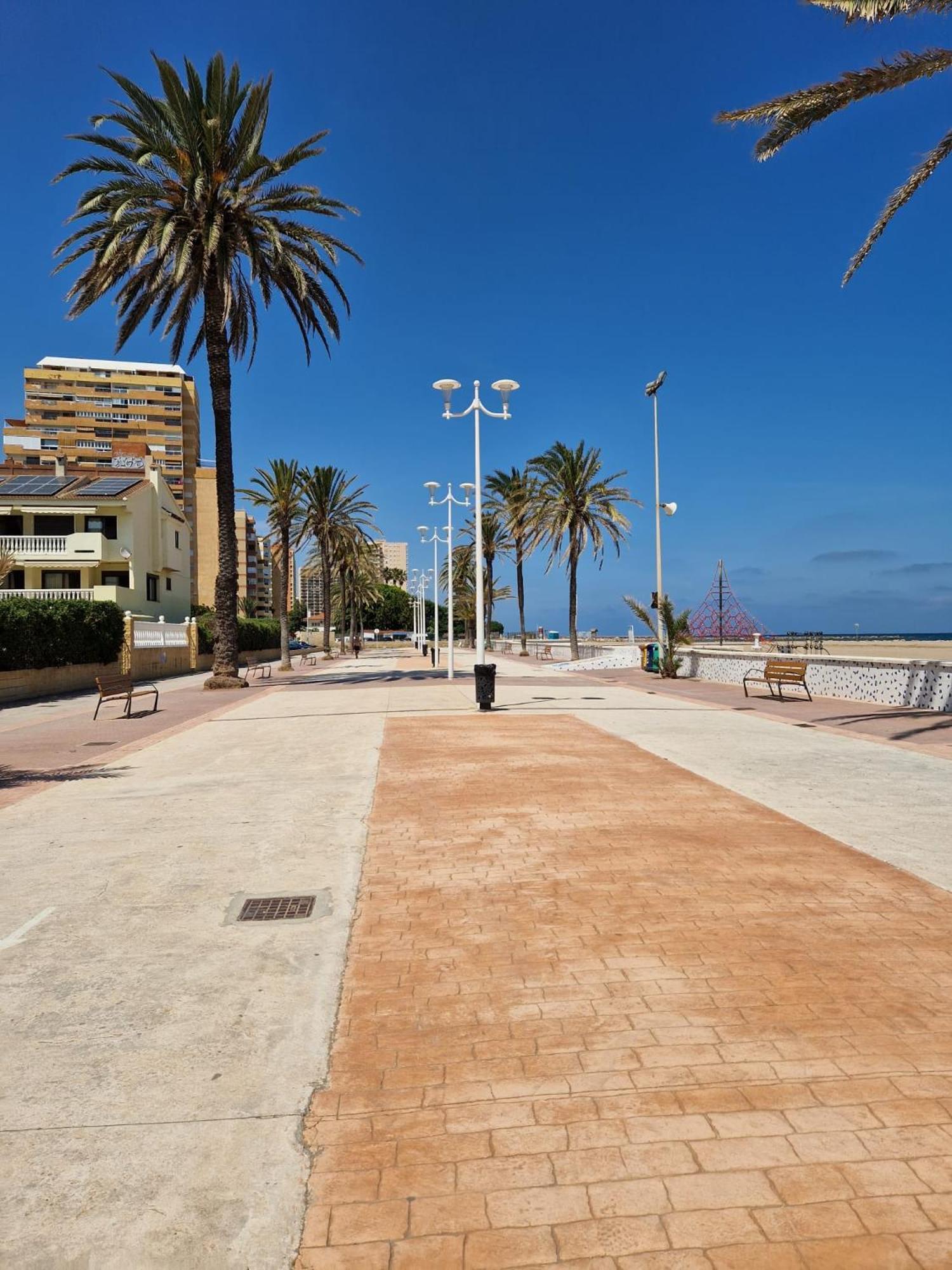 Apartamento Barbacoa, Piscina Y Playa Puebla de Farnals Luaran gambar
