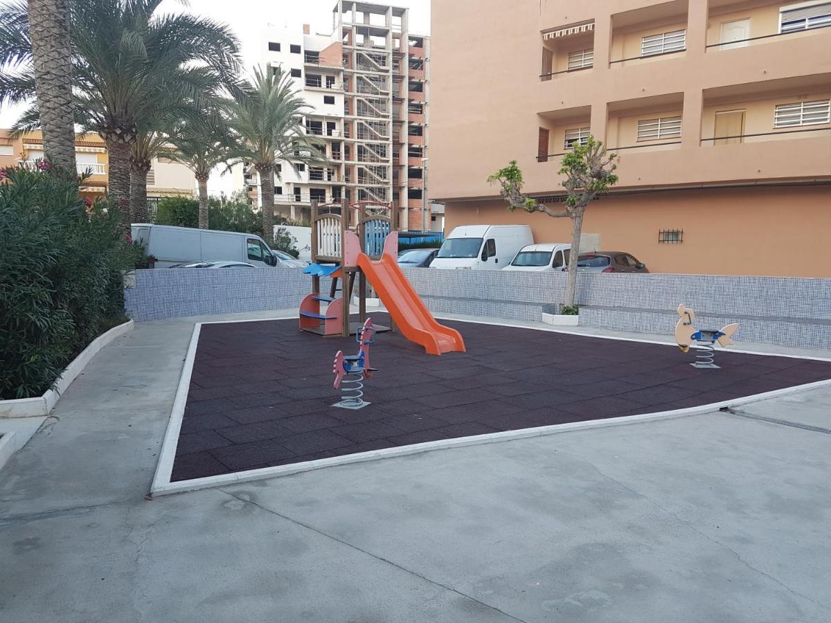 Apartamento Barbacoa, Piscina Y Playa Puebla de Farnals Luaran gambar